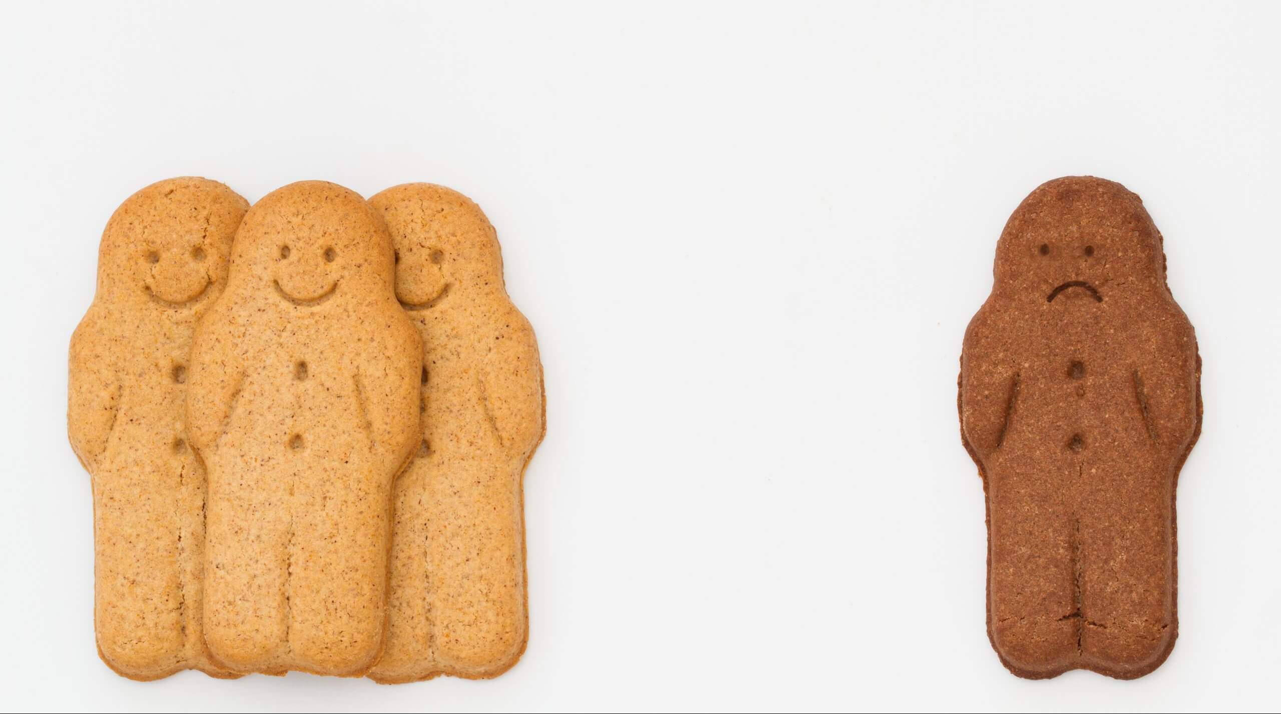 white-gingerbread-men-and-a-sad-black-gingerbread-2021-08-31-15-22-25-utc