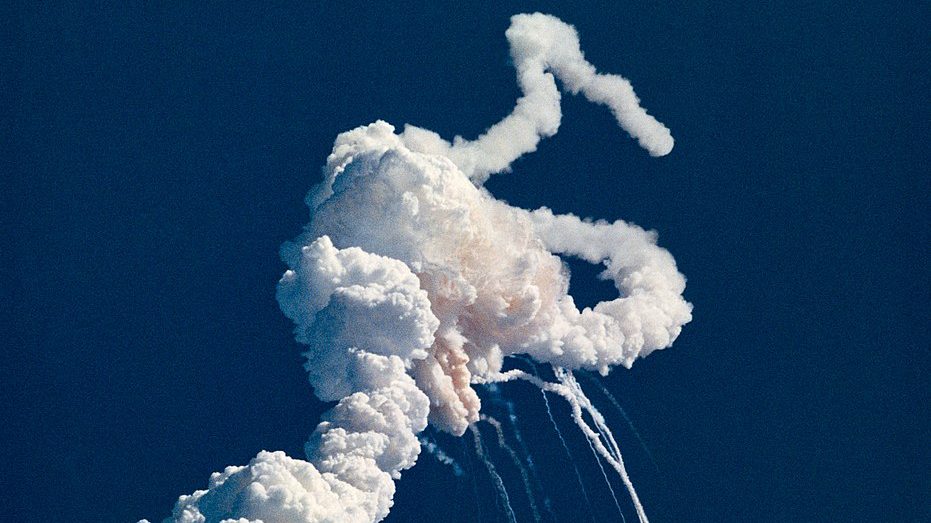 931px-Challenger_explosion