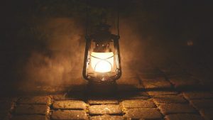 מנורת החסרונות – סיפורי מעשיות עם הרב אייל ורד
