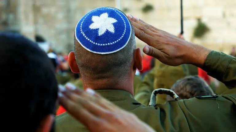 Israeli soldier military man saluting