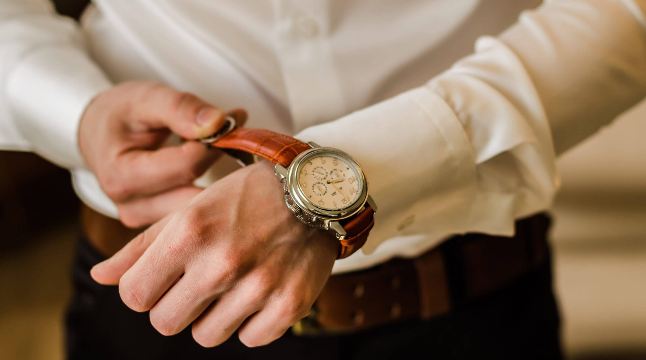 שאלה בעניין הנחת תפילין על גבי שעון – הרב אלחנן פרינץ