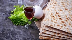 concept-of-traditional-jewish-celebration-passover-8Z6N4Q9-e1616338507184